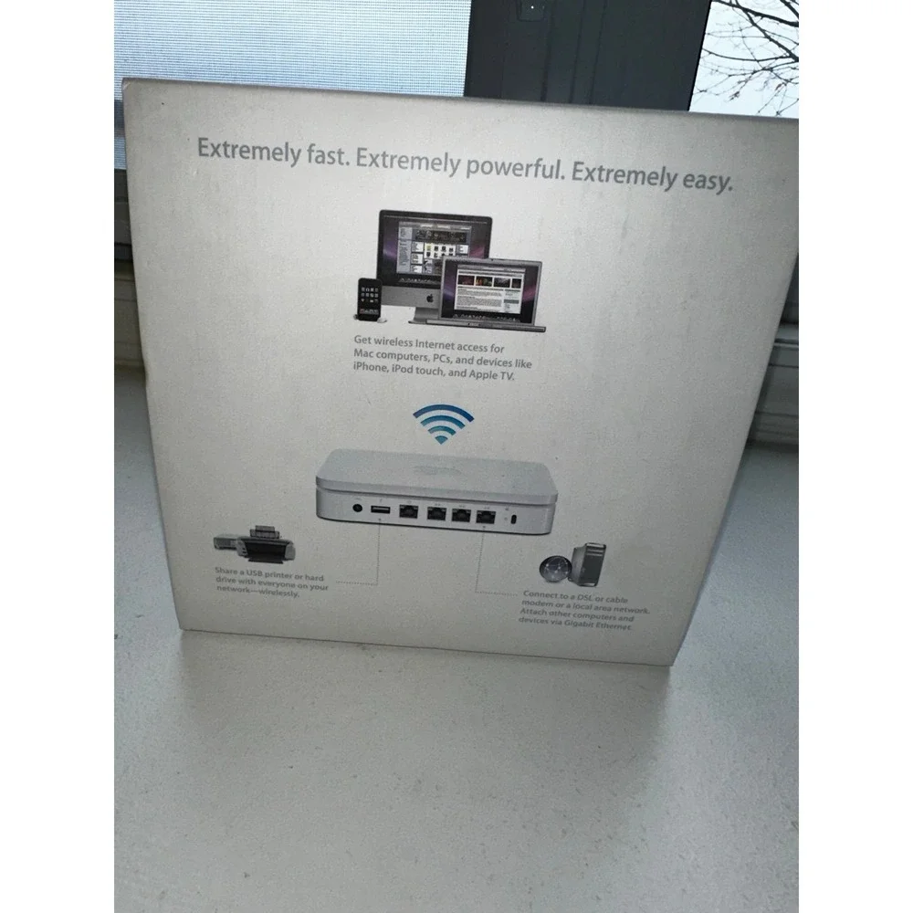 Apple AirPort Extreme in box